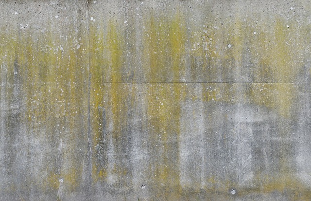 Czy retainer się odkleja?